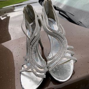Women’s size 8 silver diamond heels